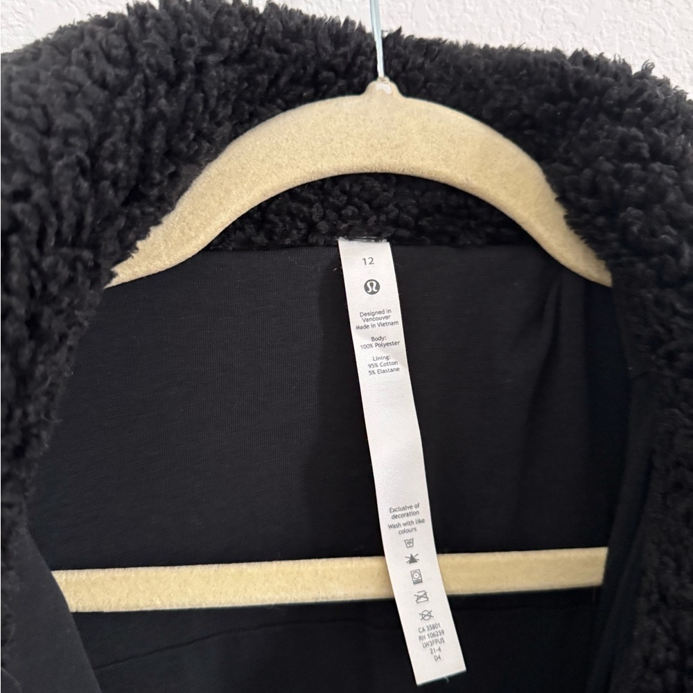 Lululemon // EUC  Black Sherpa Teddy Jacket - Picture 6 of 7